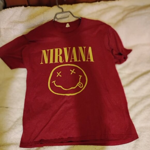 Mens Red Large Nirvana Smiley Face Logo Band Shirt Vintage 2012 Kurt Cobain - Picture 1 of 5